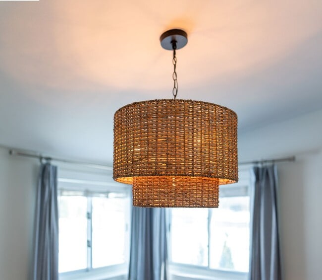 Building Photo - Charming & Updated 3-Bedroom Home for Lease in Birmingham