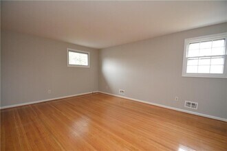Building Photo - 28 Candlewood Dr