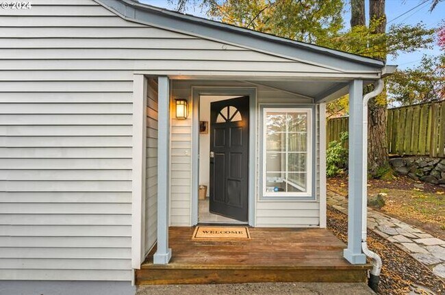 Primary Photo - 2510 SW Hume Ct
