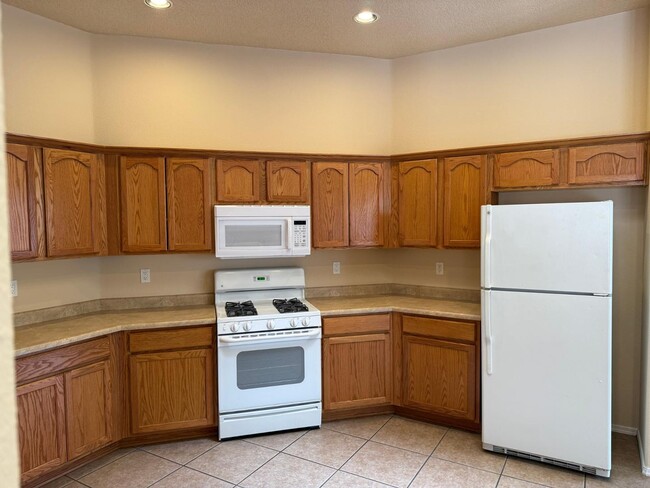 Building Photo - 9909 Geneva Dr NW