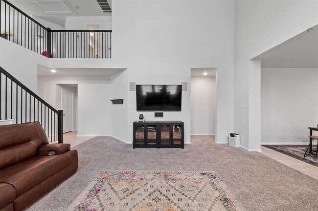 Building Photo - 5872 Strawflower Ln