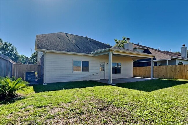 Building Photo - 22723 W Waterlake