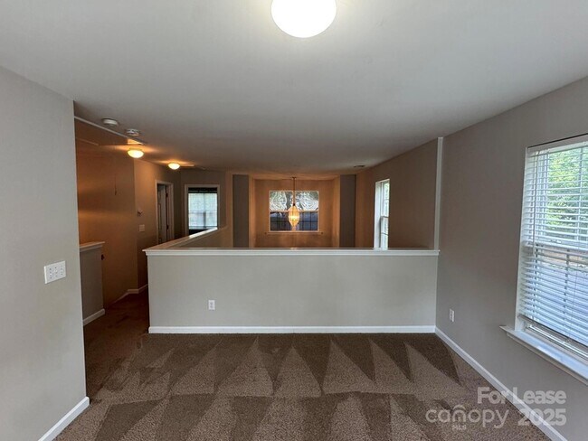 Building Photo - 2184 Winthrop Chase Dr