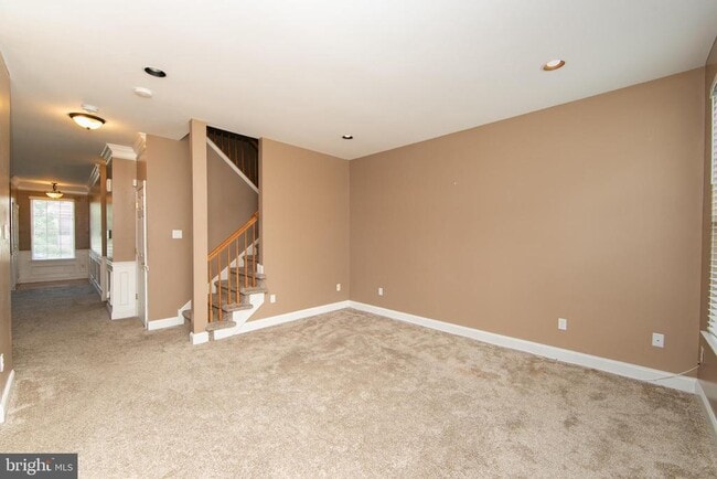 Building Photo - 7 Kingswood Ct