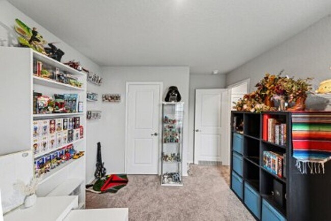 Building Photo - 3BED/2BATH HOUSE AVAILABLE FOR LEASE!