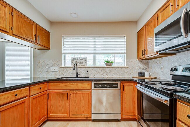 Building Photo - 14002 Wheatbridge Dr