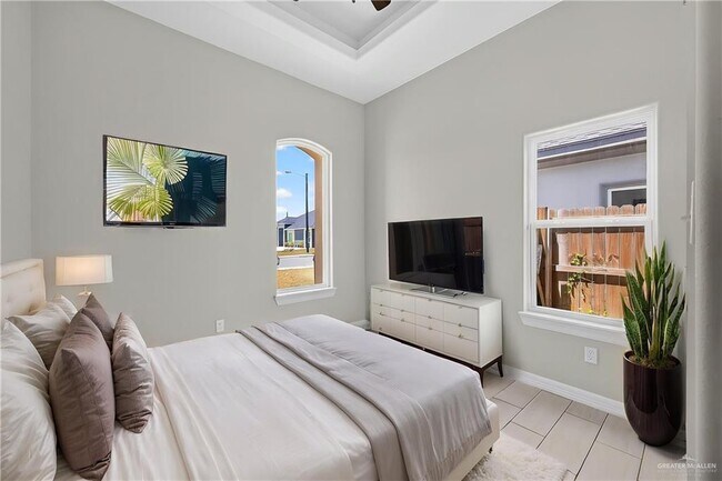 Building Photo - 16 Spanish Oak Dr