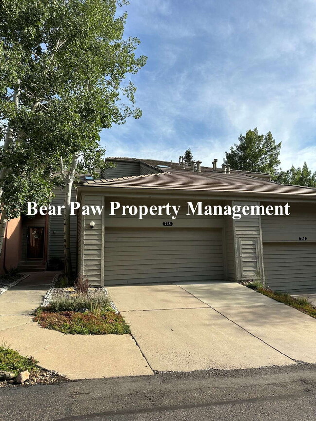 Primary Photo - Beautiful Condo in Genesee!!