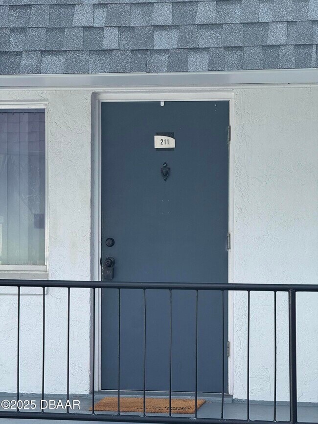 Building Photo - 305 Ridge Blvd