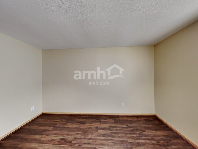 Building Photo - 8150 Creekstone Ln