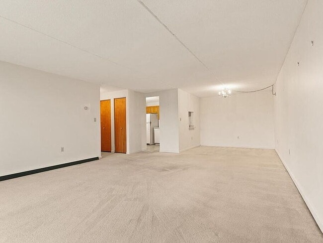 Building Photo - 100 High St