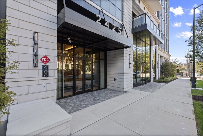 Building Photo - 2425 Peachtree Rd NE