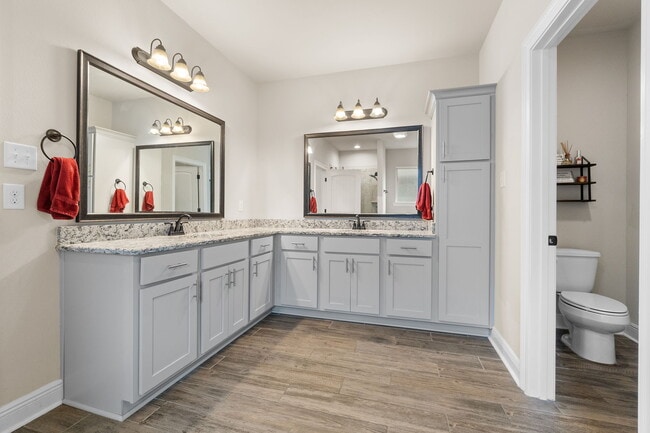 Building Photo - 1464 Sabal Palm Dr