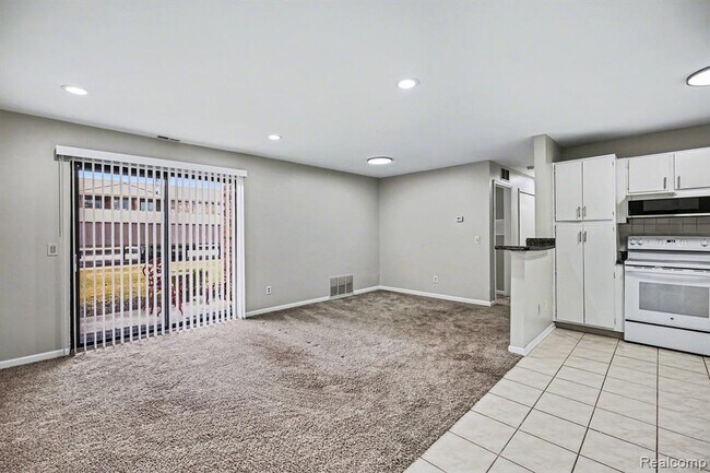 Building Photo - 15142 Seagull Dr