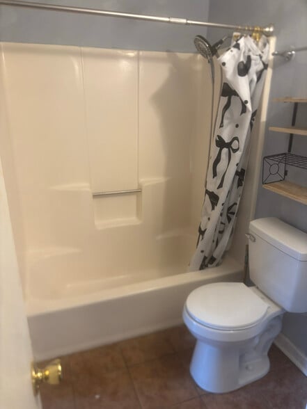 Building Photo - 755 Burcale Rd