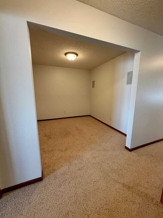 Building Photo - Savage TownHome for Rent