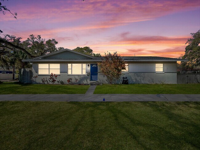 Building Photo - Beautiful 3BR | 1BA Unfurnished Home for Rent – Move-In Ready!