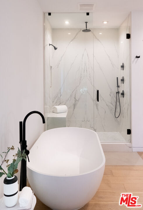 Building Photo - 627 Sunset Ave