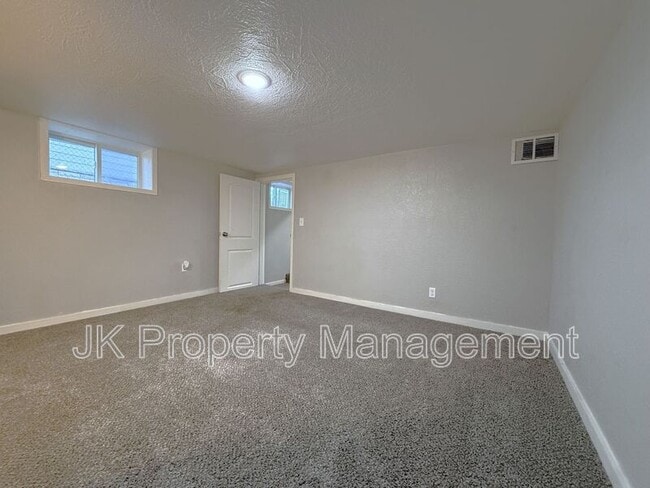 Building Photo - 2312 5th Ave N