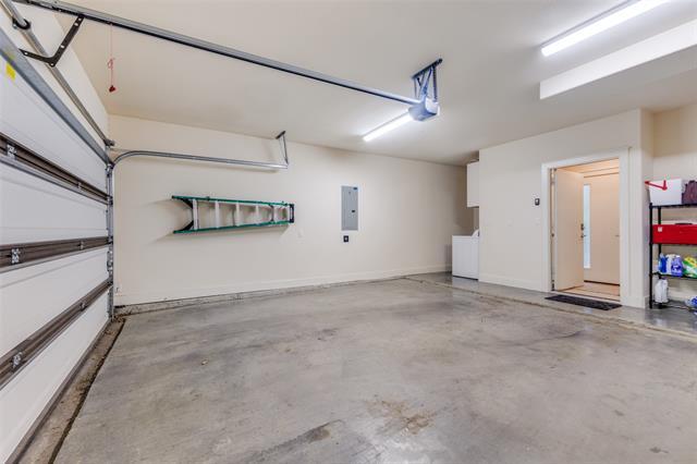 Building Photo - 5909 Ross Ave