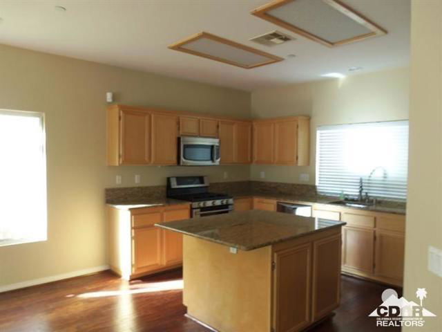 Building Photo - 749 Alta Ridge