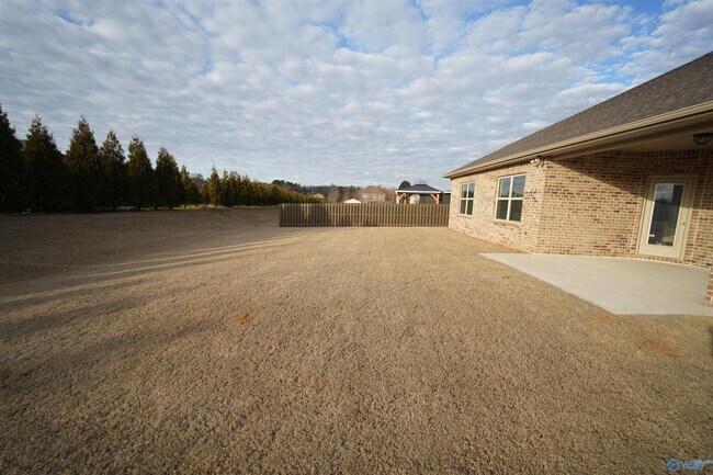 Building Photo - 204 Joan Cir