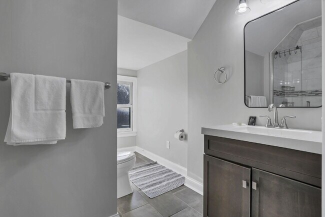 Building Photo - Stunning Restored 4BR Home Steps from Goodale Park & the Short North