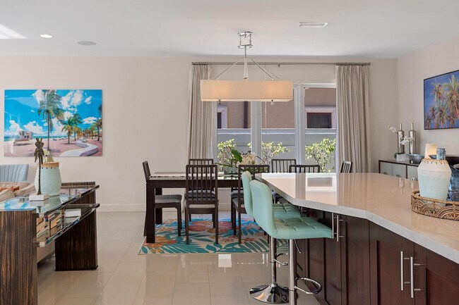 Building Photo - 3050 NE 43rd St