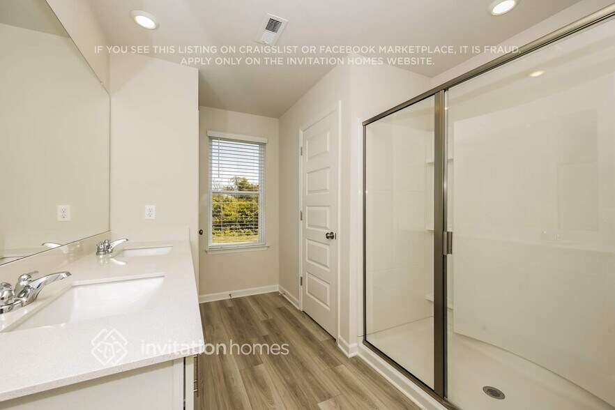 Building Photo - 1000 Legacy Ct