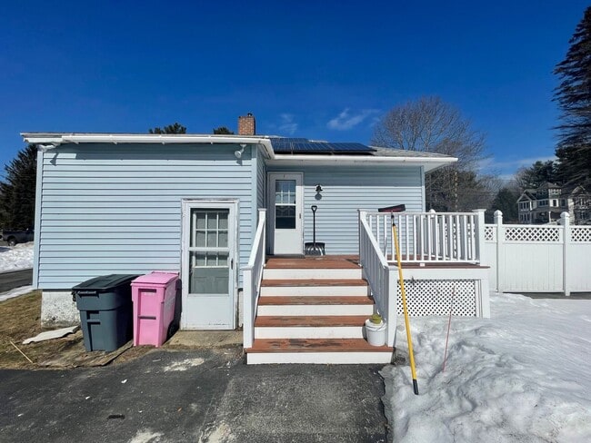 Building Photo - Bright & Updated 2-Bed Home in Dalton- $2450