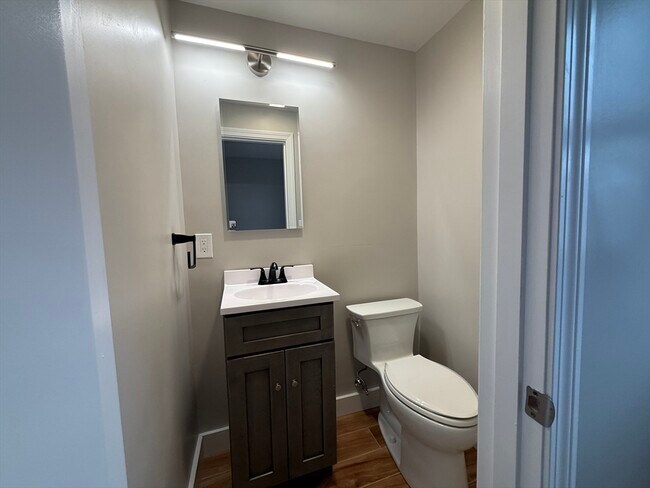 Building Photo - 7 Silvia Ct