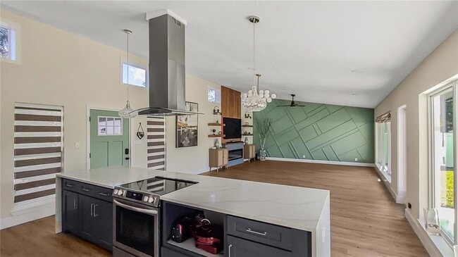 Building Photo - 2713 Renatta Dr