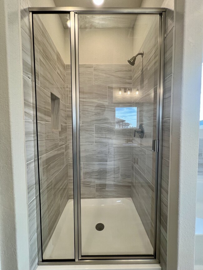 Building Photo - 14426 Daphne Bnd