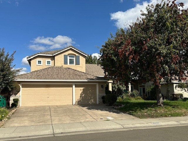 Primary Photo - Lodi 4 Bedroom 3 Bathrom Home with a Pool