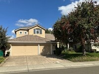 Building Photo - Lodi 4 Bedroom 3 Bathrom Home with a Pool