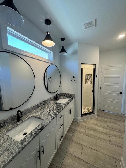 Building Photo - 753 Amanda Ct