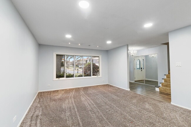 Building Photo - 1126 Tiverton Ct