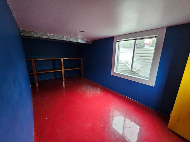 Building Photo - 1710 Adams Ave