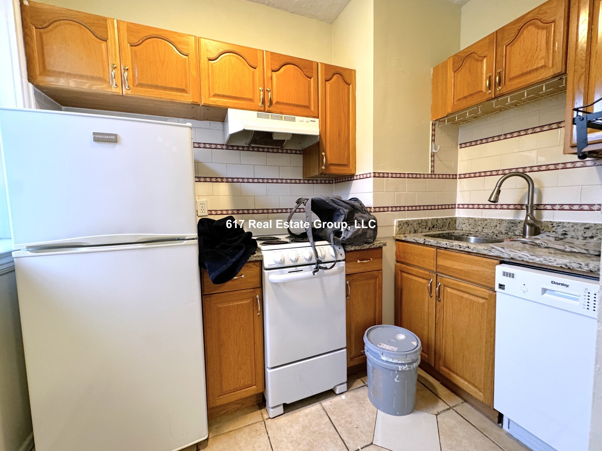 Building Photo - 208 Winthrop Rd