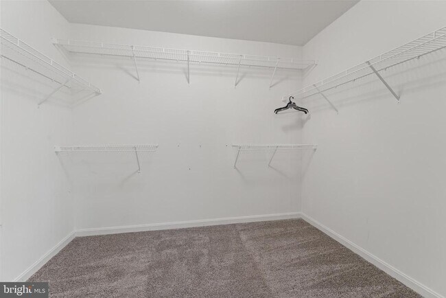 Building Photo - 5508 Redgum Ln