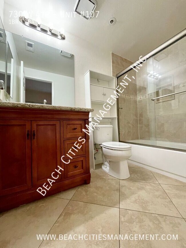 Building Photo - 730 W 4th-Unit #107