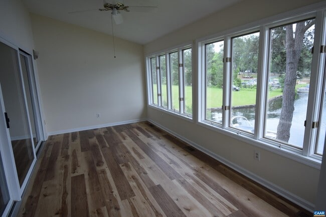 Building Photo - B3 Marina Point