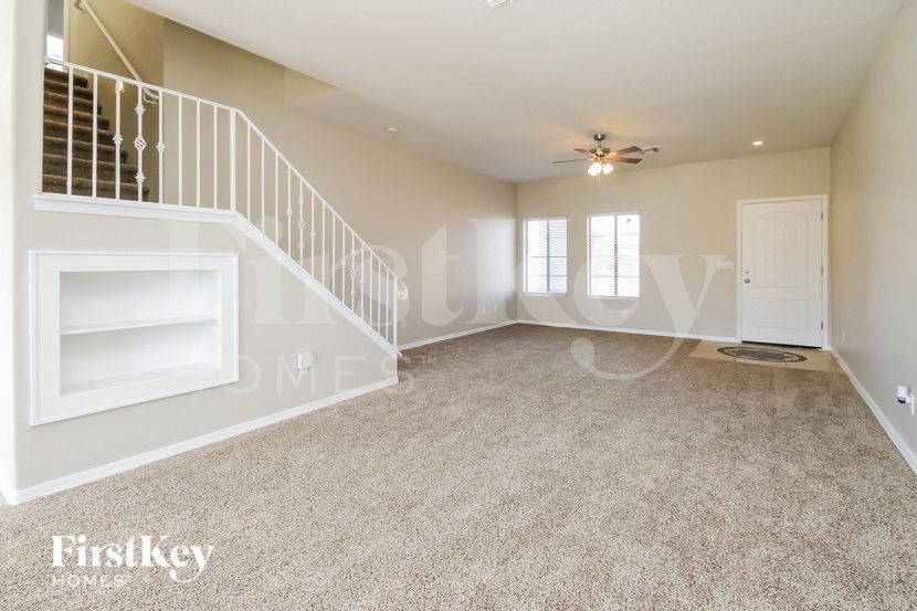 Building Photo - 7111 N 27th Ln