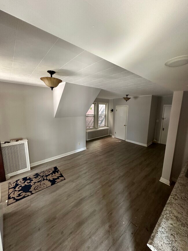 Building Photo - 48 Third St