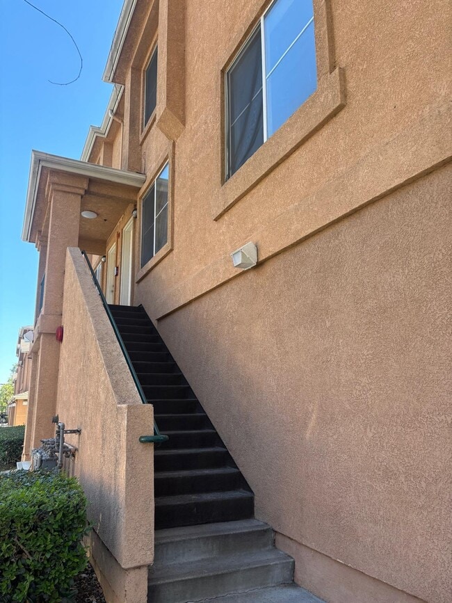 Building Photo - 1050 Harbor Heights Dr