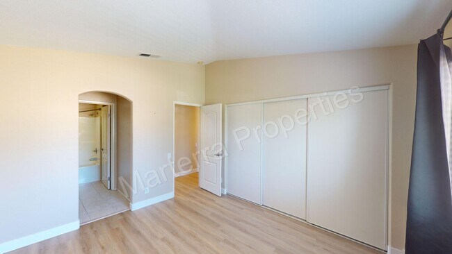 Building Photo - 8406 E Durango Way
