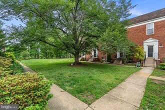 Building Photo - 3408 Martha Custis Dr