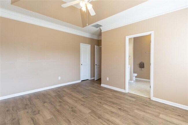 Building Photo - 300 McKendree Ct