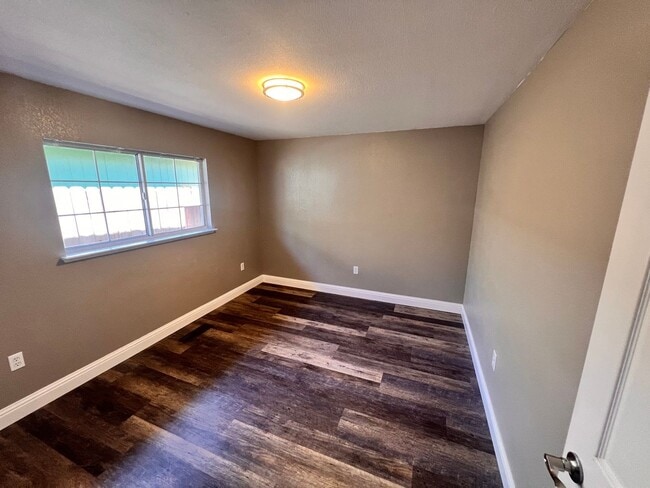 Building Photo - Nicely renovated 3 bedroom home!