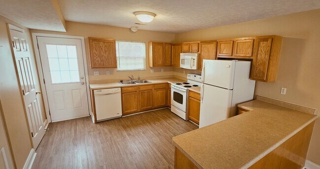 Building Photo - 435 Impala Dr